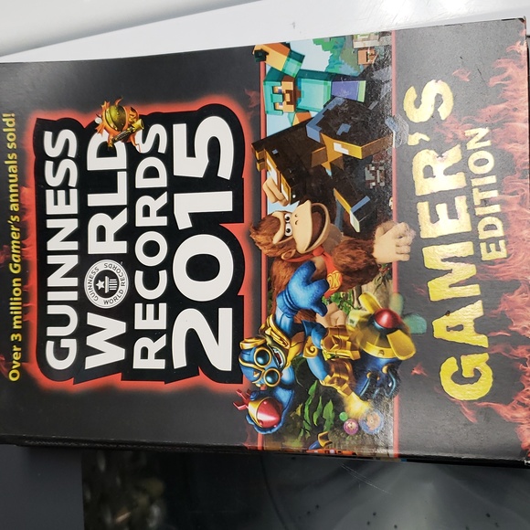 Guinness World Record Books Gamer's Edition Bundle of 3. 2014, 2015 and 2016 - Picture 5 of 8